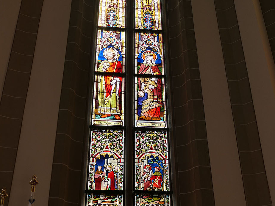 Die Chorfenster in der Stadtpfarrkirche St. Crescentius in Naumburg (Foto: Karl-Franz Thiede)